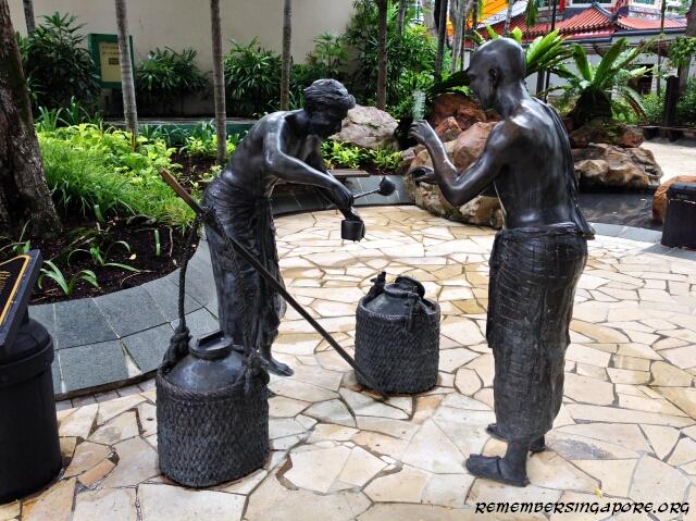 indian-settlers-of-telok-ayer-bronze-sculptures