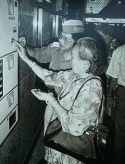 introuction to mrt farecard machine 1989
