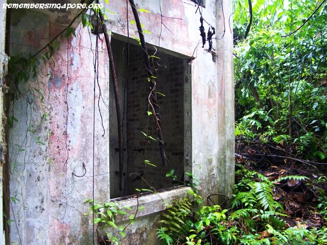 sentosa fort serapong ruins12